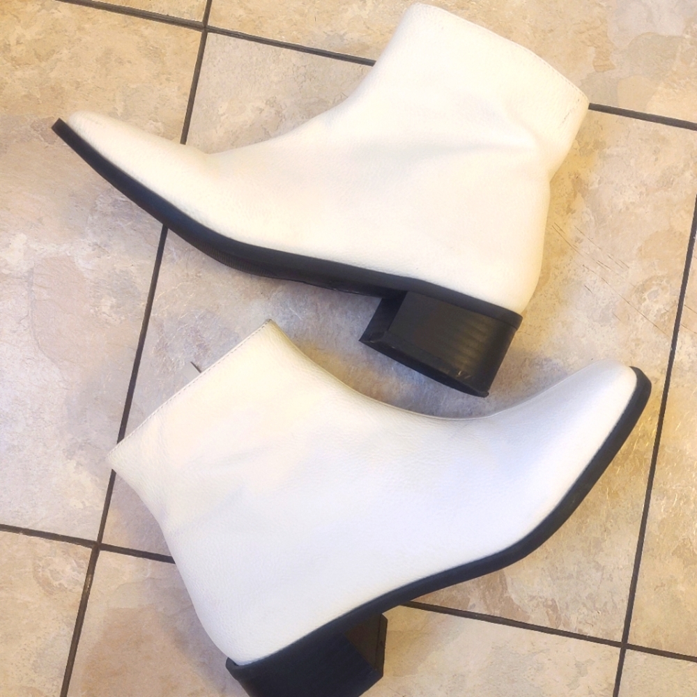 Mod Rubi White Booties Spring 2022